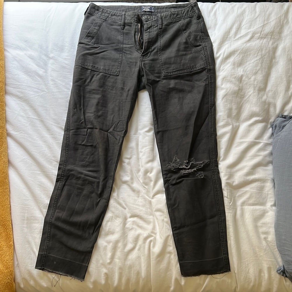 Abercrombie & Fitch Ames Low Rise Slim Boyfriend Pants Grey - LIKE NEW